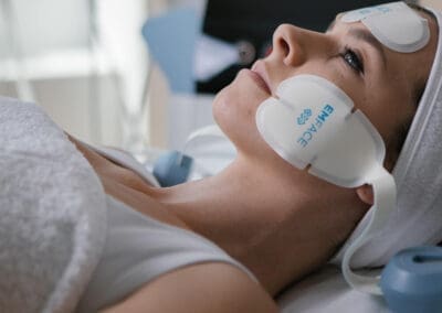 EMFACE bei Volumenverlust: Muskelaufbau statt „Pillowface“