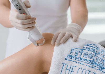 Dauerhafte Haarentfernung: IPL, SHR & Laser im Vergleich